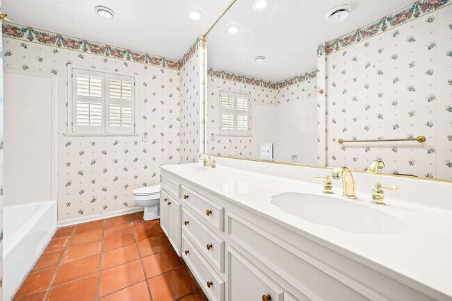 Building Photo - 630 Bradshaw Dr