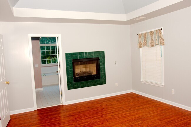 Master Bedroom - 2927 Arbor Creek Ln