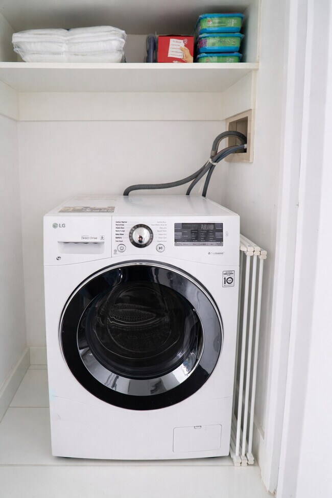 Building Photo - 101 Greenwich St