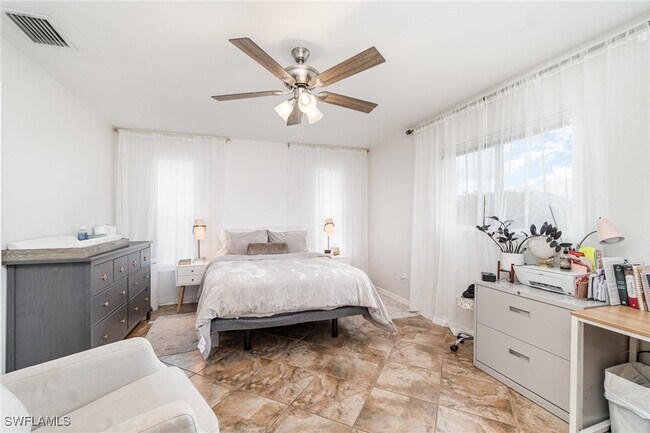 Building Photo - 879 Rue Labeau Cir