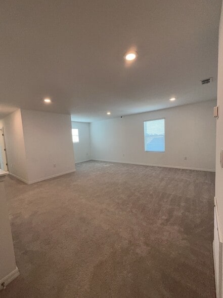 Building Photo - 76 Citrine Lp