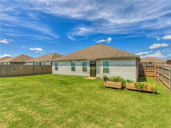 Building Photo - 1912 Autumn Way