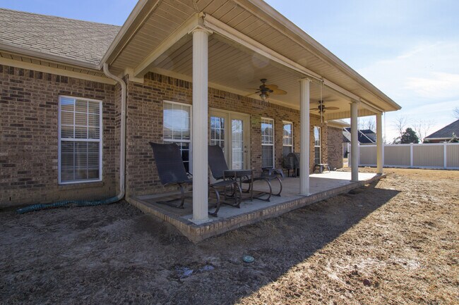 Building Photo - Exquisitely Maintained Home in the Coveted Goldsmith - Schiffman/ Hsv High school