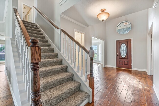 Building Photo - 513 Meadow Bend Dr