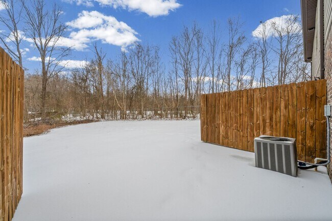 Building Photo - Pet Friendly Two Bedroom!