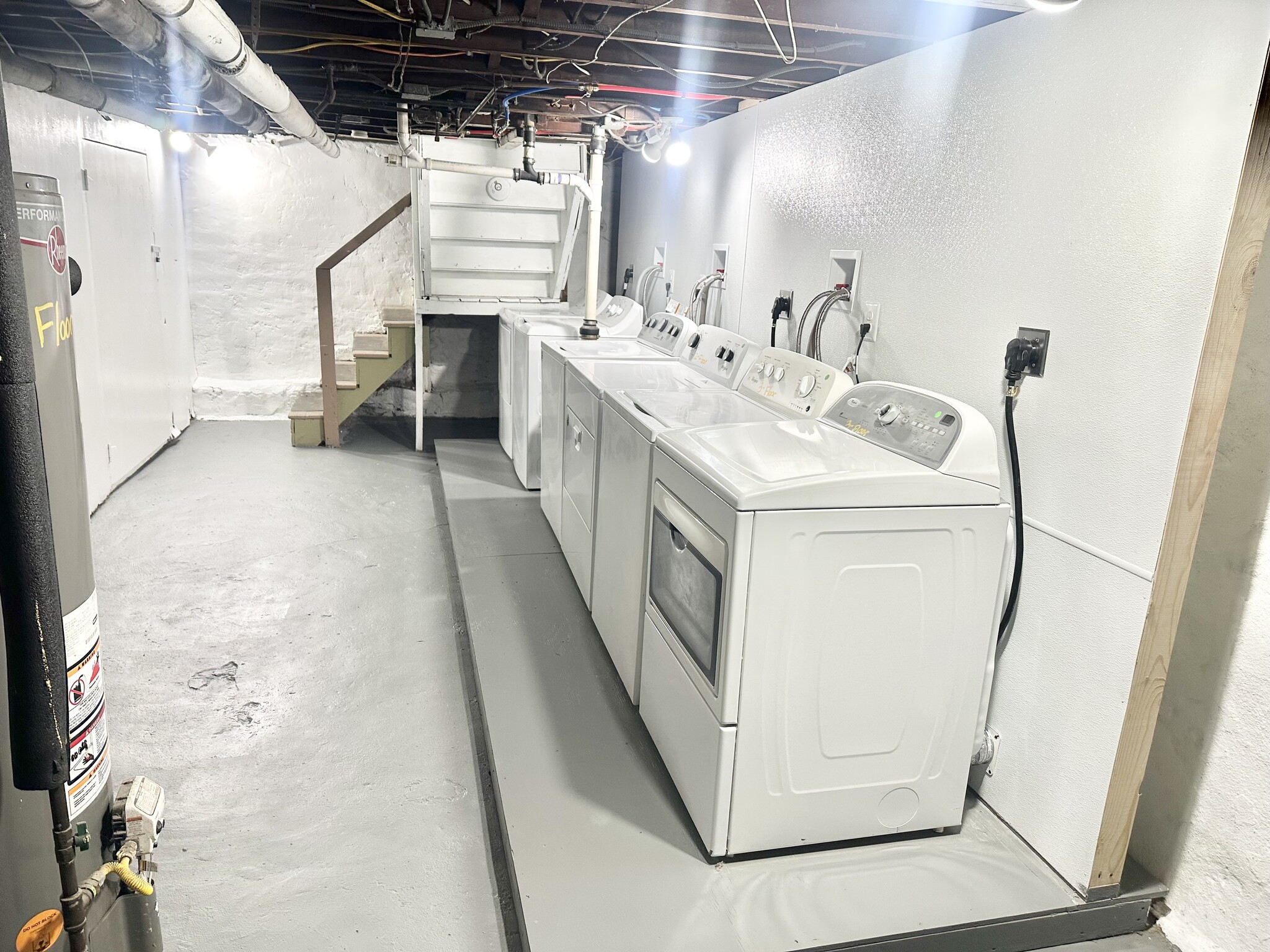 Building Photo - 69 Tremont Ave