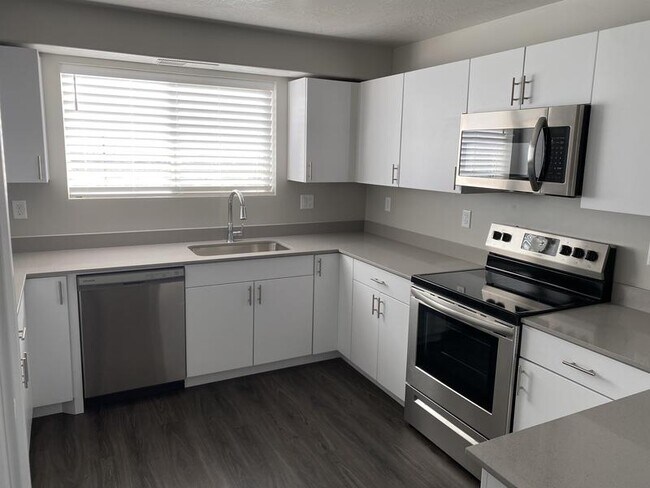 Building Photo - 6230 Winding Wy