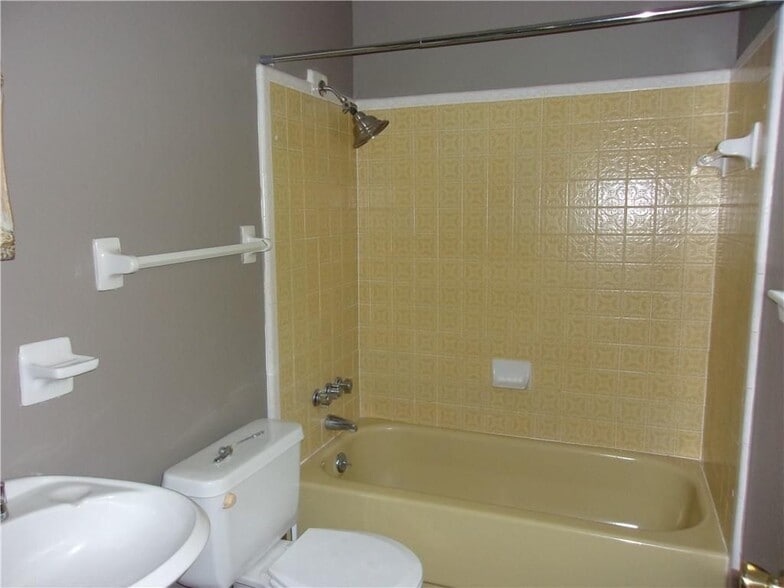 Building Photo - 3550 Randy Ct