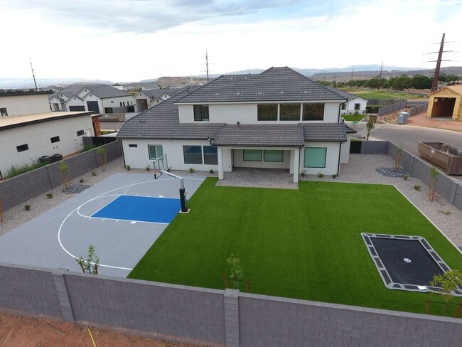 Building Photo - 5 Bedroom Home In Washington Fields