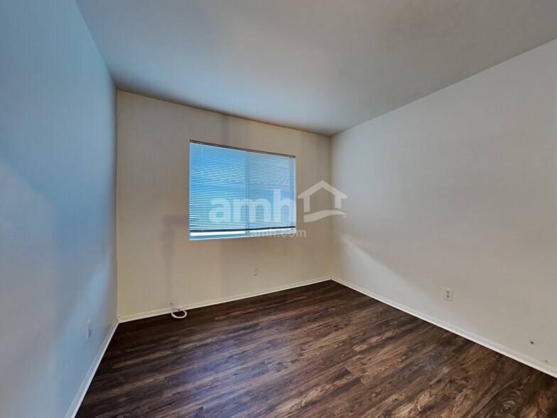 Building Photo - 140 Kachina Dr