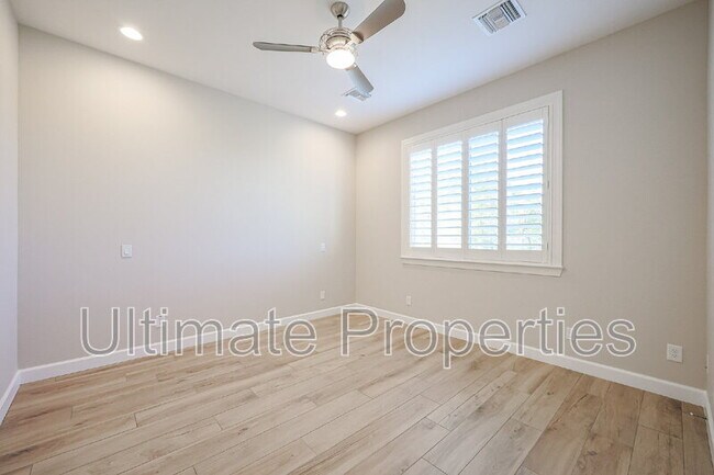 Building Photo - 28995 N 71st Ave