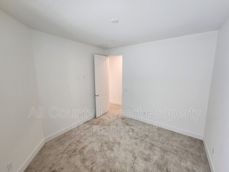 Building Photo - 84361 Passagio Lago Way