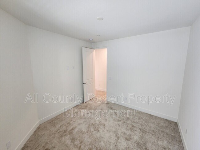 Building Photo - 43345 Passagio Lago Way