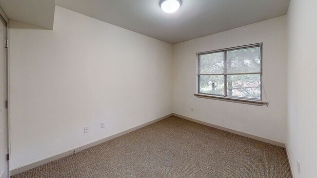 Building Photo - 1521 Virginia Ave
