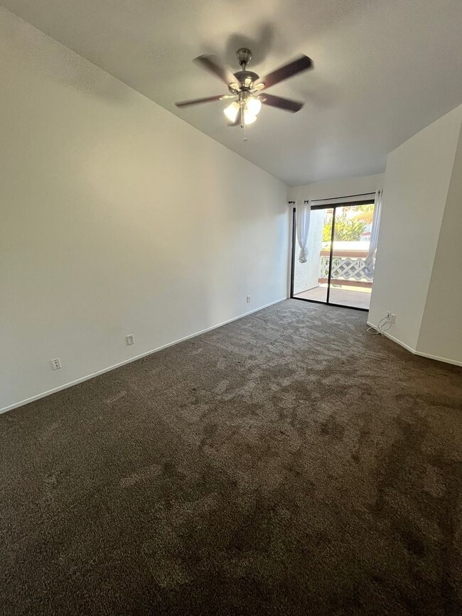 Building Photo - Beautifully Remodeled 2-Bed Condo with Private Patio in Casablanca