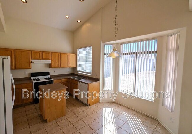 Building Photo - 3393 E Wyatt Way