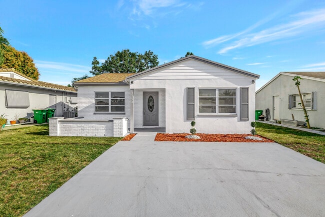 Building Photo - 4964 NW 48th Way