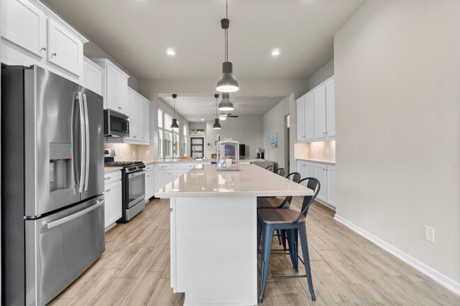 Building Photo - 248 Crest Edge St