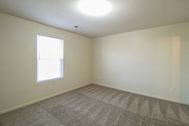 Building Photo - 3292 Tower Dr