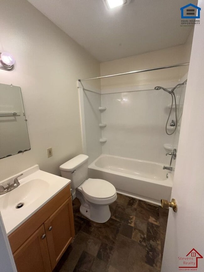 Building Photo - 117 Dogwood Pointe Dr