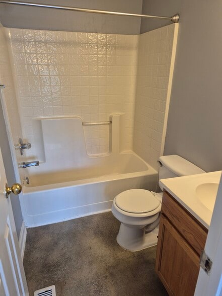 Building Photo - 79 Point Place Dr