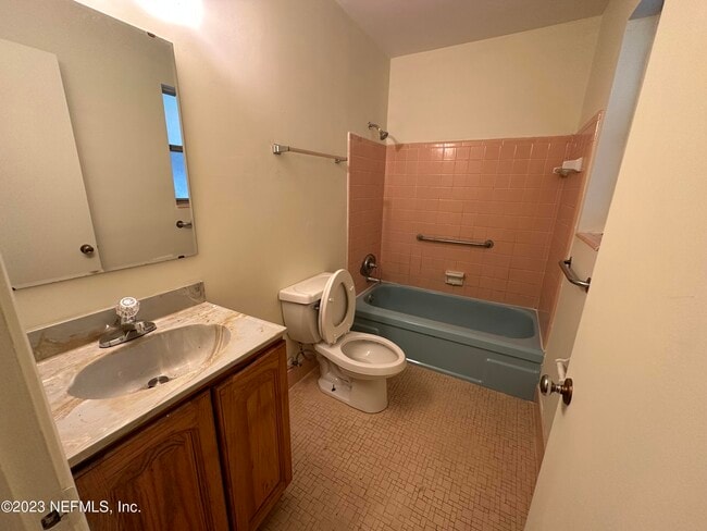 Building Photo - 2131 Goltare Dr