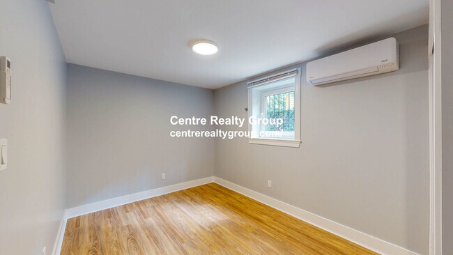 Building Photo - 132 Sherman St