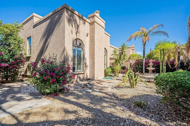 Building Photo - 10527 E Fanfol Ln