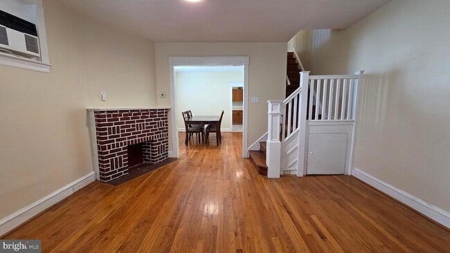 Building Photo - 5725 N Lawrence St