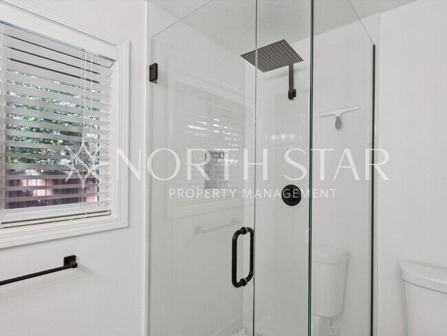 Building Photo - Stylishly Updated Ranch in Bryant Woods