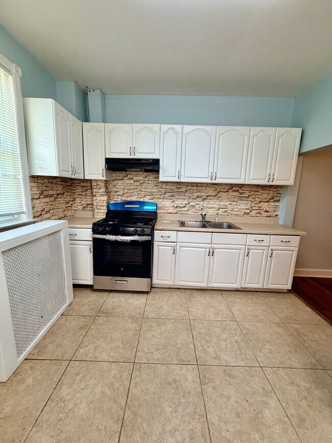 Building Photo - Available Now | Pet-Friendly 3-Bedroom Home with Spacious Living Areas