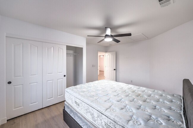 Building Photo - Beautiful 4BR / 3BA Corner-Lot Home with Designer Finishes