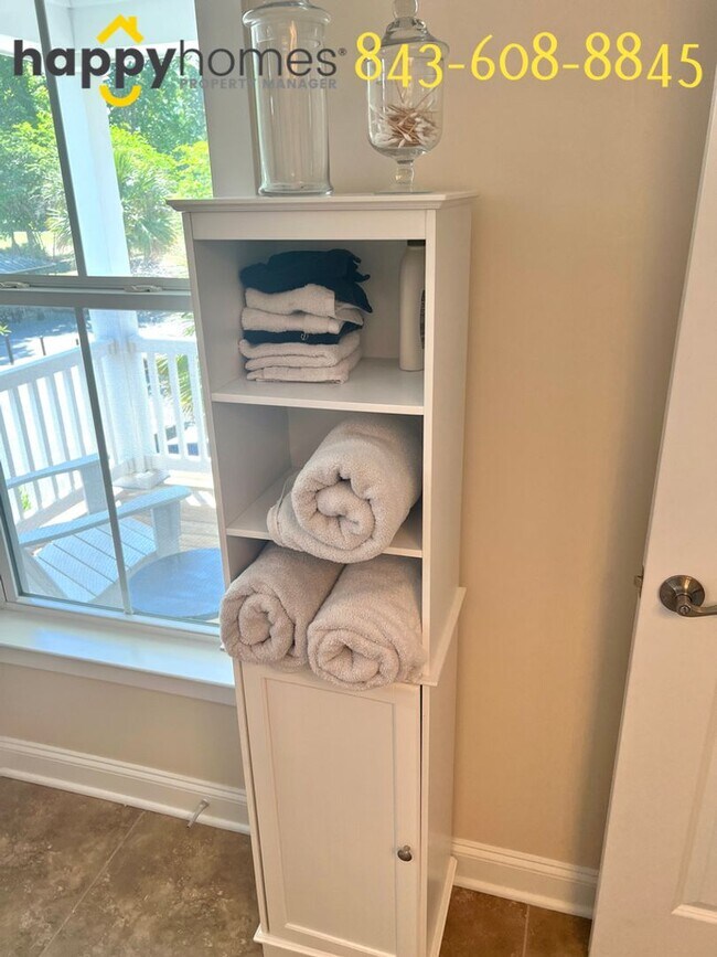 Building Photo - 4 Bed 3.5 Bath Home at Carolina Bay in Wes...