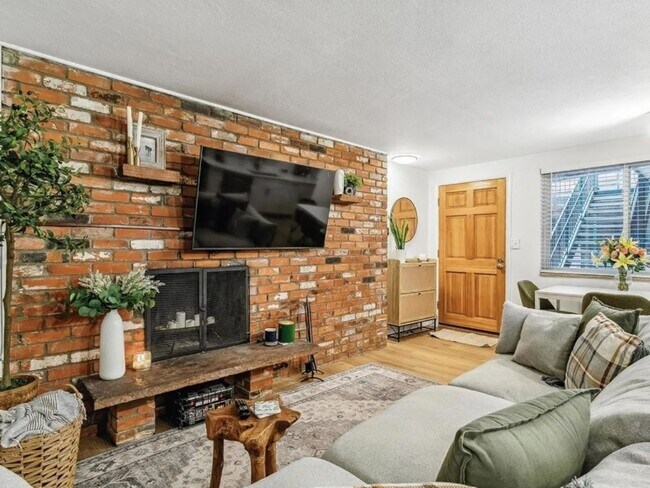 Primary Photo - 2 Bedroom Condo in Denver