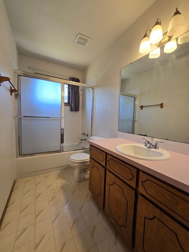 Building Photo - Great House In Fort Collins