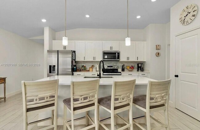 Building Photo - 1136 Papaya Cir.