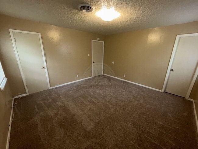 Building Photo - 1302 Becker Dr