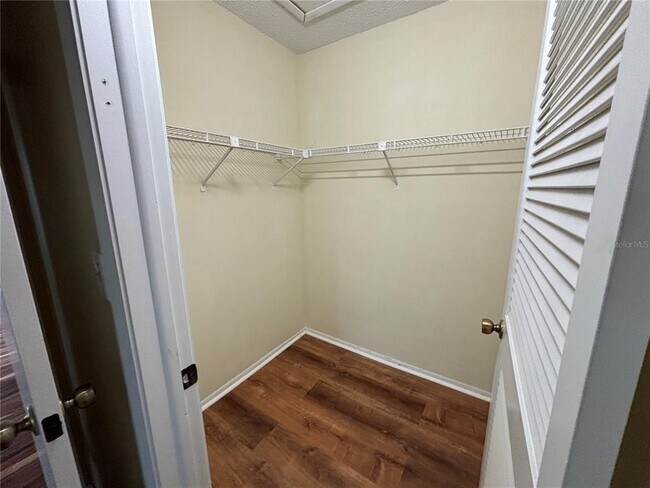 Building Photo - 2220 Bancroft Cir S