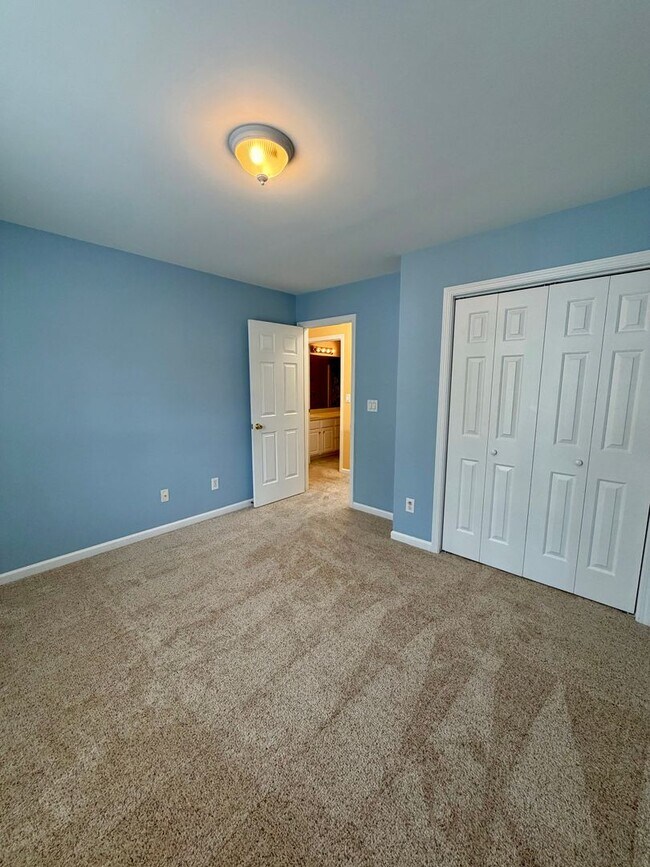 Building Photo - Stunning 5BR Retreat in Gated Village at Telfair