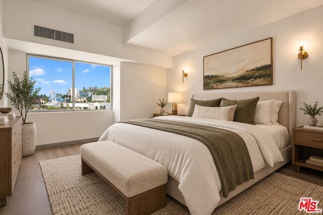 Building Photo - 1155 N La Cienega Blvd