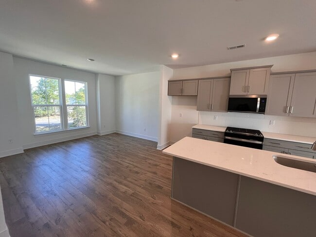 Building Photo - 15325 Sunray Aly