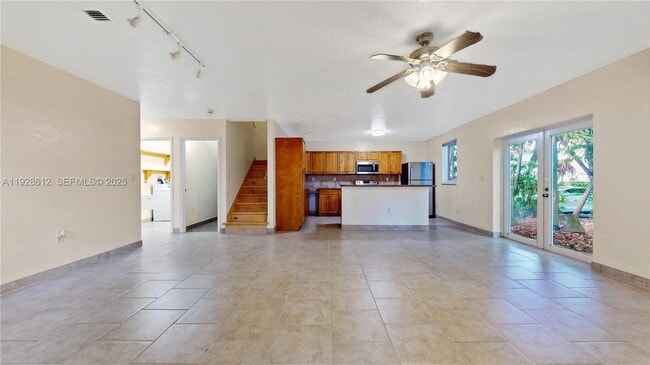 Building Photo - 15735 SW 92nd Ave