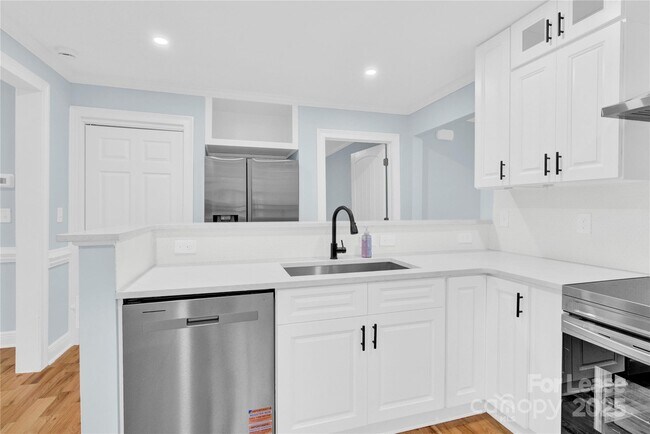 Building Photo - 1551 Merriman Ave