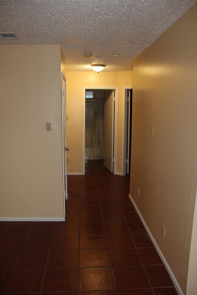 Building Photo - 1801 Denmark Ln