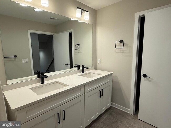 Building Photo - 3119 Pierview Ln