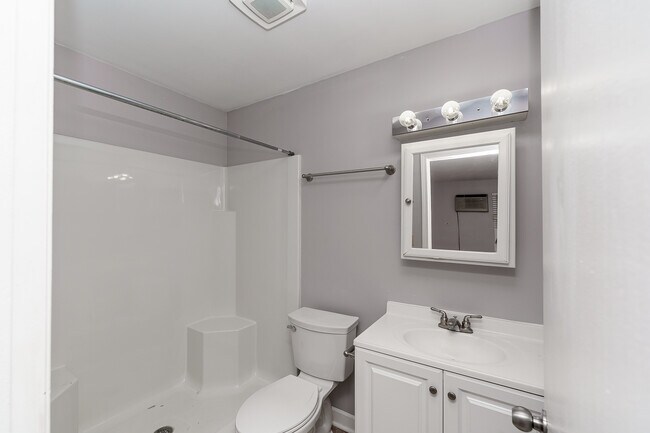 Building Photo - 1332 Cunat Ct