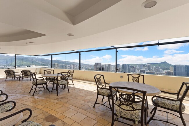 Building Photo - 343 Hobron Ln