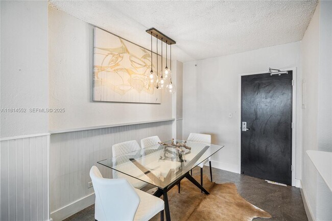 Building Photo - 1500 Bay Rd