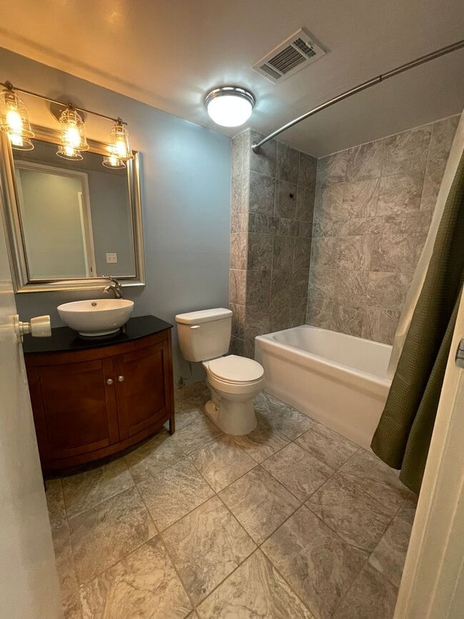 Building Photo - West Ann Arbor Condo: 2 Bed, 2 Bath with Indoor Pool & Patio