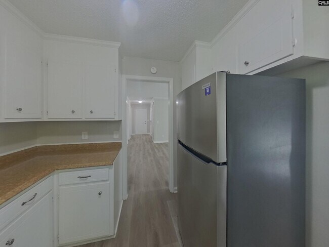 Building Photo - 530 N Royal Tower Dr